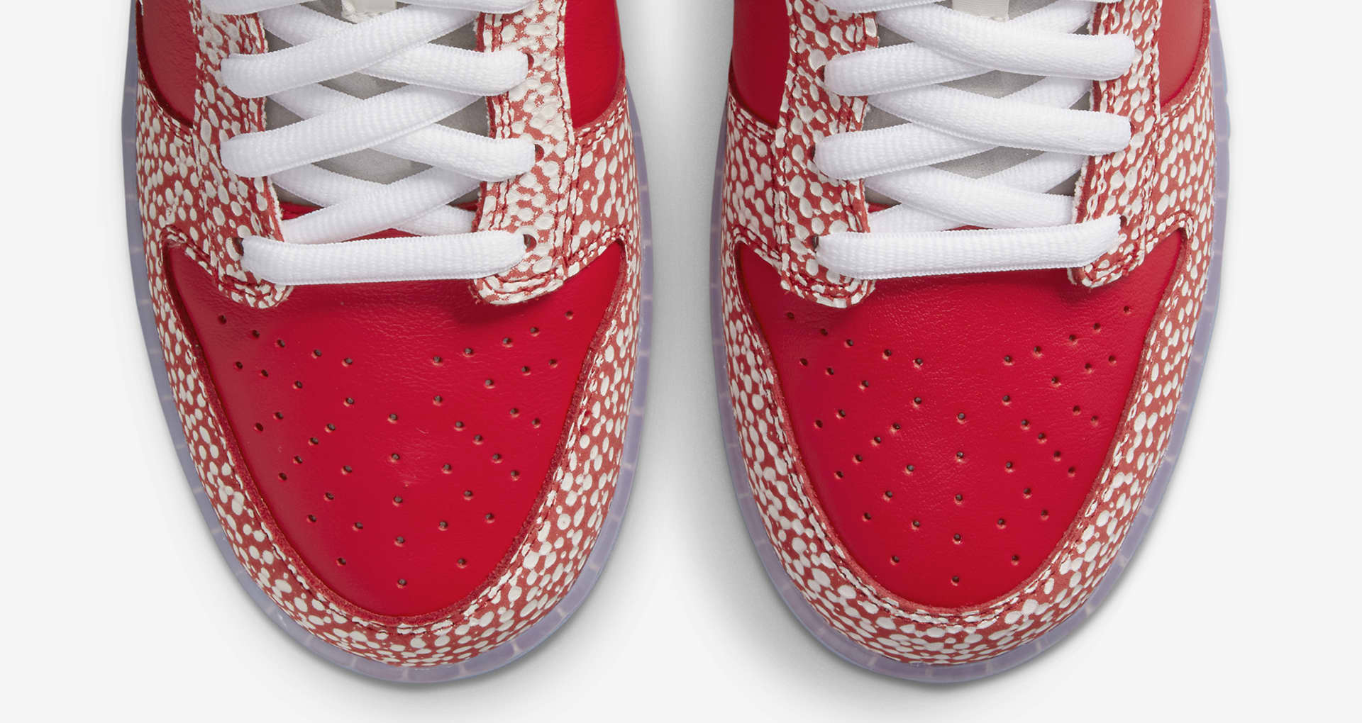 dunk low sting water